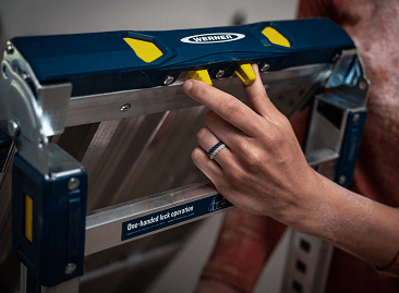 Werner Adjustable Work Platform - Single handed lock and height adjustment