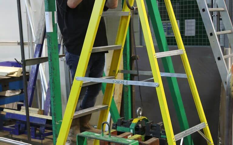 Werner Standing Ladder EN131 Torsion Test Werner Standing Ladder EN131 Torsion Test
